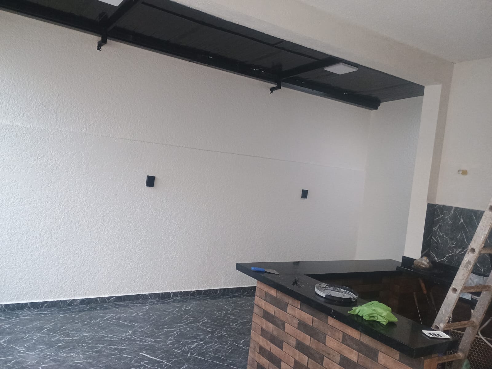 Parede com textura branca pintada por pintor em Ponta Grossa